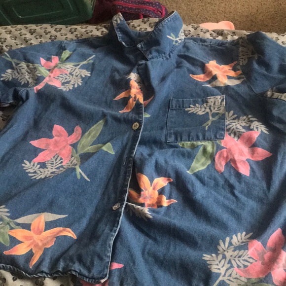 Susan Graver Tops - Hawian shirt